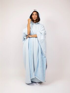 “The Eden Hoodie” Light Blue Hooded Fleece Weighted Blanket